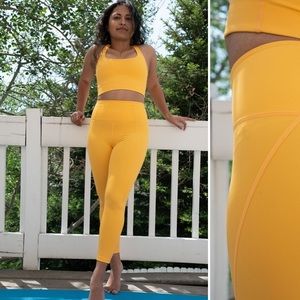 Girlfriend Collective Leggings in MARIGOLD (Yellow) - SIZE SMALL
